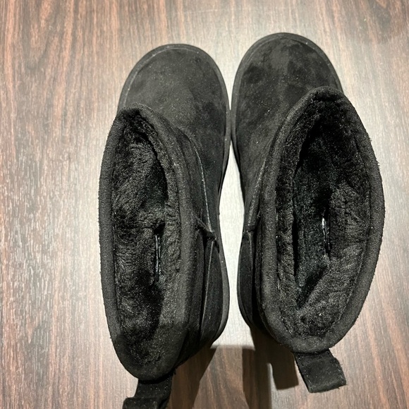 Boots - Picture 3 of 3